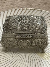 Ancienne boîte à bijoux en métal 1932 - cercueil à bibelots artisanal de styl...