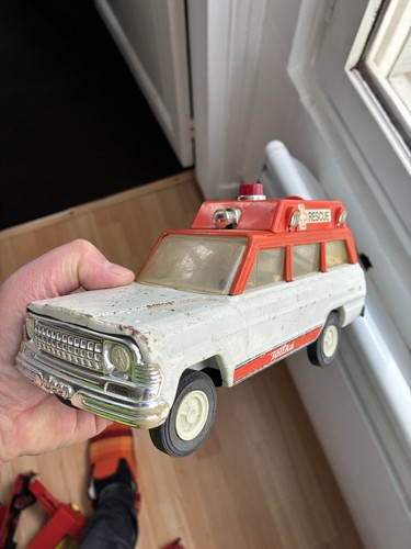 Tonka ambulance jeep - ambulance, gladiator