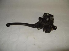 Maître cylindre frein