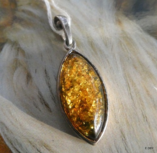 Pendentif ambre forme - ,