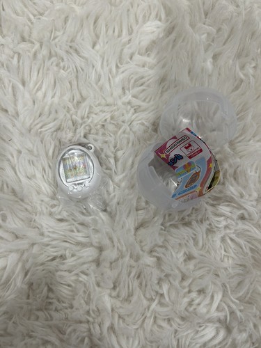 Tamagotchi gashapon white - tamagotchi, v.4