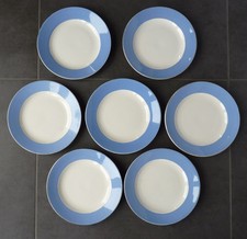 7  Assiettes plates en faïence de Sarreguemines et Digoin, bordure bleue