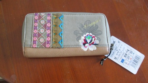 Portefeuille desigual neuf