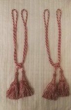 Paire d'embrasses de rideau en passementerie