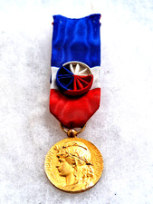Une médaille du travail dater