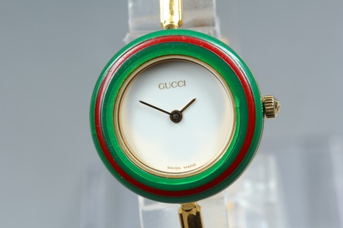 Presque comme neuve montre - [presque, neuve]