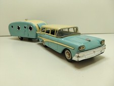 Joustra - Ford Fairlane & caravane SSS Japan assortie