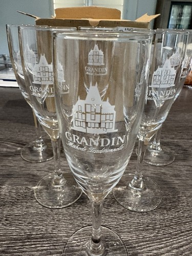 Belles flutes a champagne - ,