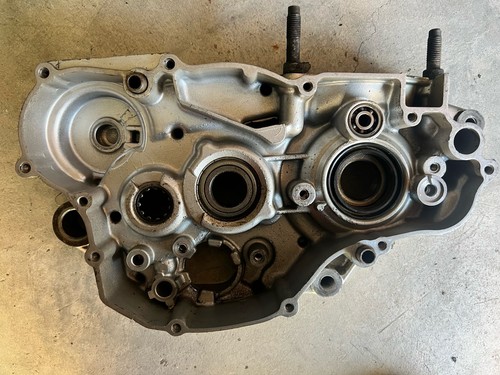 Carter moteur droit yamaha 250 - moteur,