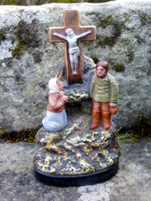 SOUVENIR DE BORD DE MER ANCIEN, LA PRIÈRE AVANT LE DÉPART, CALVAIRE, TERRE CUITE