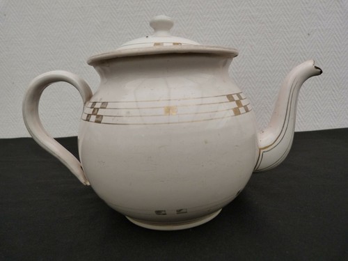 Ancienne théière émaillée