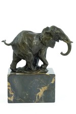 Statue d'éléphant en bronze