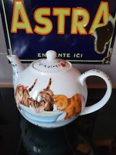 THÉIÈRE NEW BONE CHINA MADE IN P.R.C GARDEN SWING DÉCOR CHAT