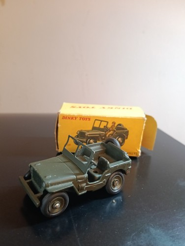 Voiture dinky toys jeep - toys,