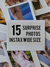 Photo de modèle nu Instax -