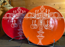 3 grandes assiettes rouge et