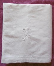 Drap vintage avec monogramme