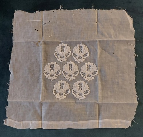 Broderie sur linon fond - , de