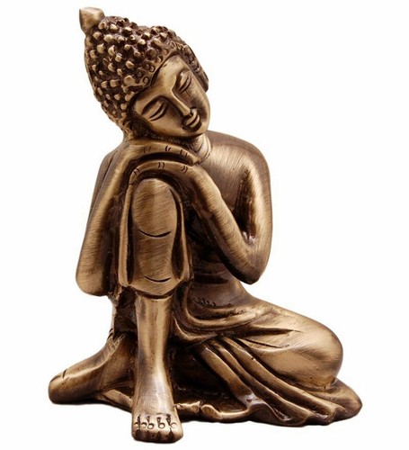 Repos bouddha sur - sur, genou
