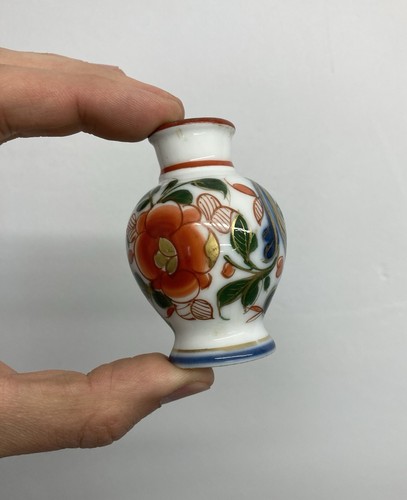 Ancien vase minitaure - , en