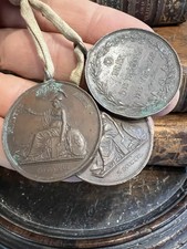 Lot De Trois Médailles Bronze