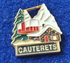 PINS MONTAGNE VILLE  CAUTERETS STATION SKI DERRIERE: MARTINEAU  