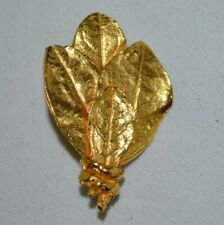 Pin's  Feuille Doré Créateur  SAOYA  Vintage