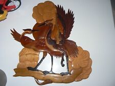 TABLEAU  ARTISANAL EN BOIS INCRUSTÉ OISEAU