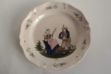 Plat faïence HB Quimper Fileuse et joueur de biniou (61129)