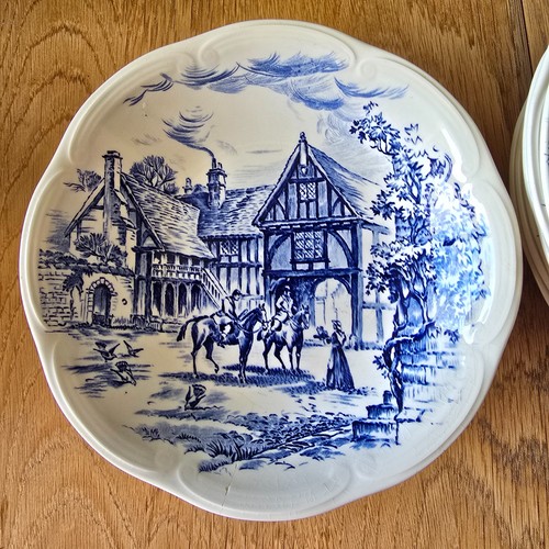 Lot assiettes anciennes marque
