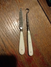 Ancien tire bottines et lime