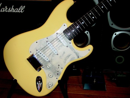 Fender stratocaster s - fender, 70's