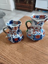 Pichets en porcelaine