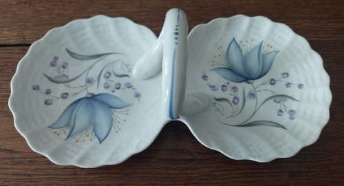 Serviteur mendiant porcelaine