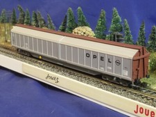 JOUEF HO wagon couvert long à bogies OPEL , attelages NEM, élongation