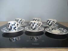 5 Tasses et 6 sous tasses