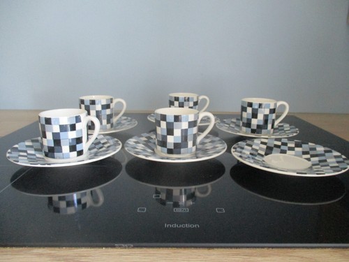 Tasses sous - et, 6