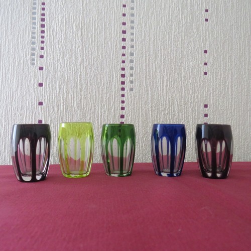 Verres liqueur de couleur - verres, a