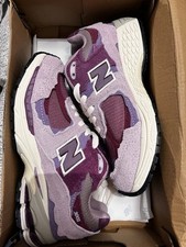 new balance 2002r protection