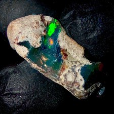 Opale brute éthiopienne - brute, noire