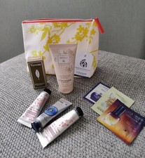 TROUSSE L OCCITANE EN PROVENCE + PRODUITS (photo non mise à jour)