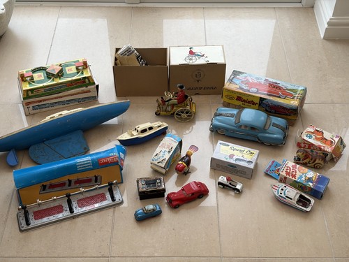 Tinplate clockwork toy - tinplate,