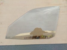 Vitre avant gauche Peugeot 405