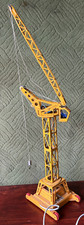 jouet grue jaune en tôle