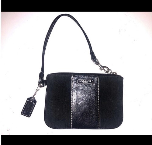 Black coach wristlet preowned - wristlet,
