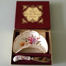 Caviar Royal Crown Derby Bone CHINA"Posies" petite demi lune un plat de service+