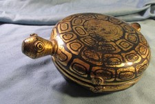 Boite tortue en carton bouilli