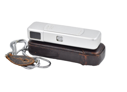 Minox with chain and - and, case