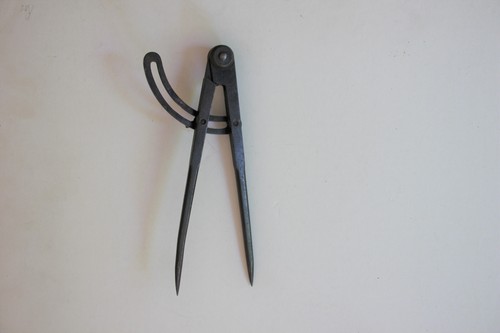 Ancien compas tailleur - , de