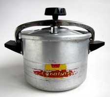  Vintage Cocotte Minute